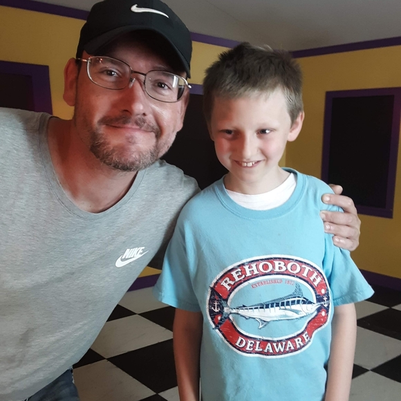 Meet your Posher, Jamie - Picture 2 of 3